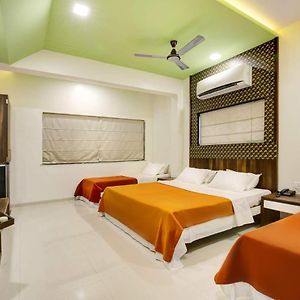 Super Deluxe Quadruple Room Fan